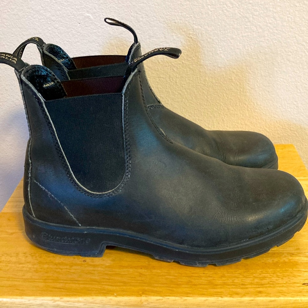 Black blundstones size 10 women